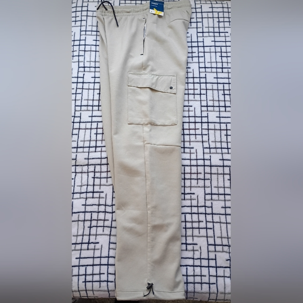 Men's Light Beige Cargo Jogger Pants Size Small New With Tags $7 FINAL PRICE